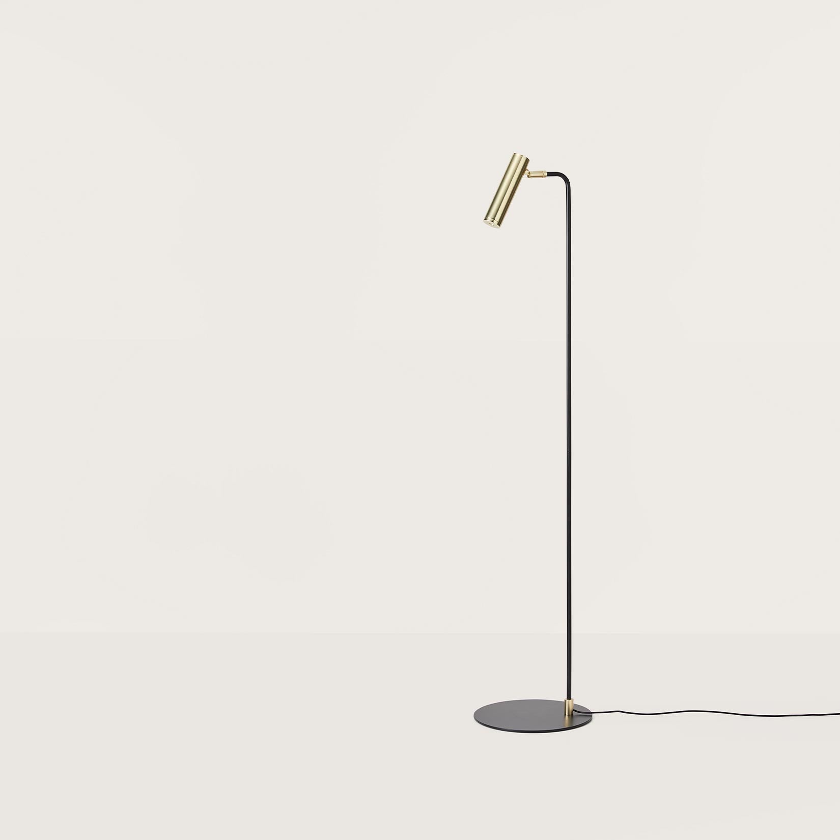 Maru floor lamp