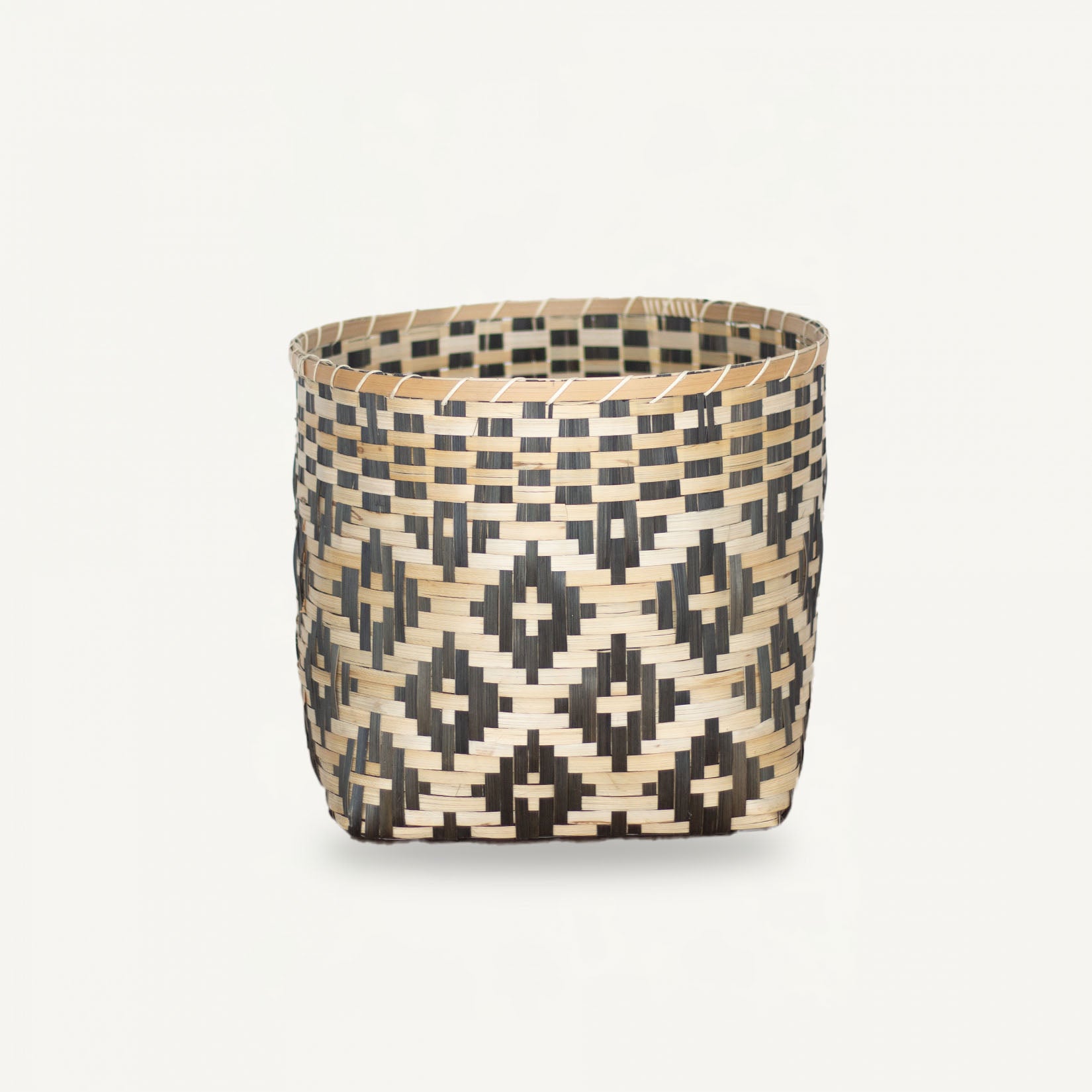 Set of 3 straw baskets