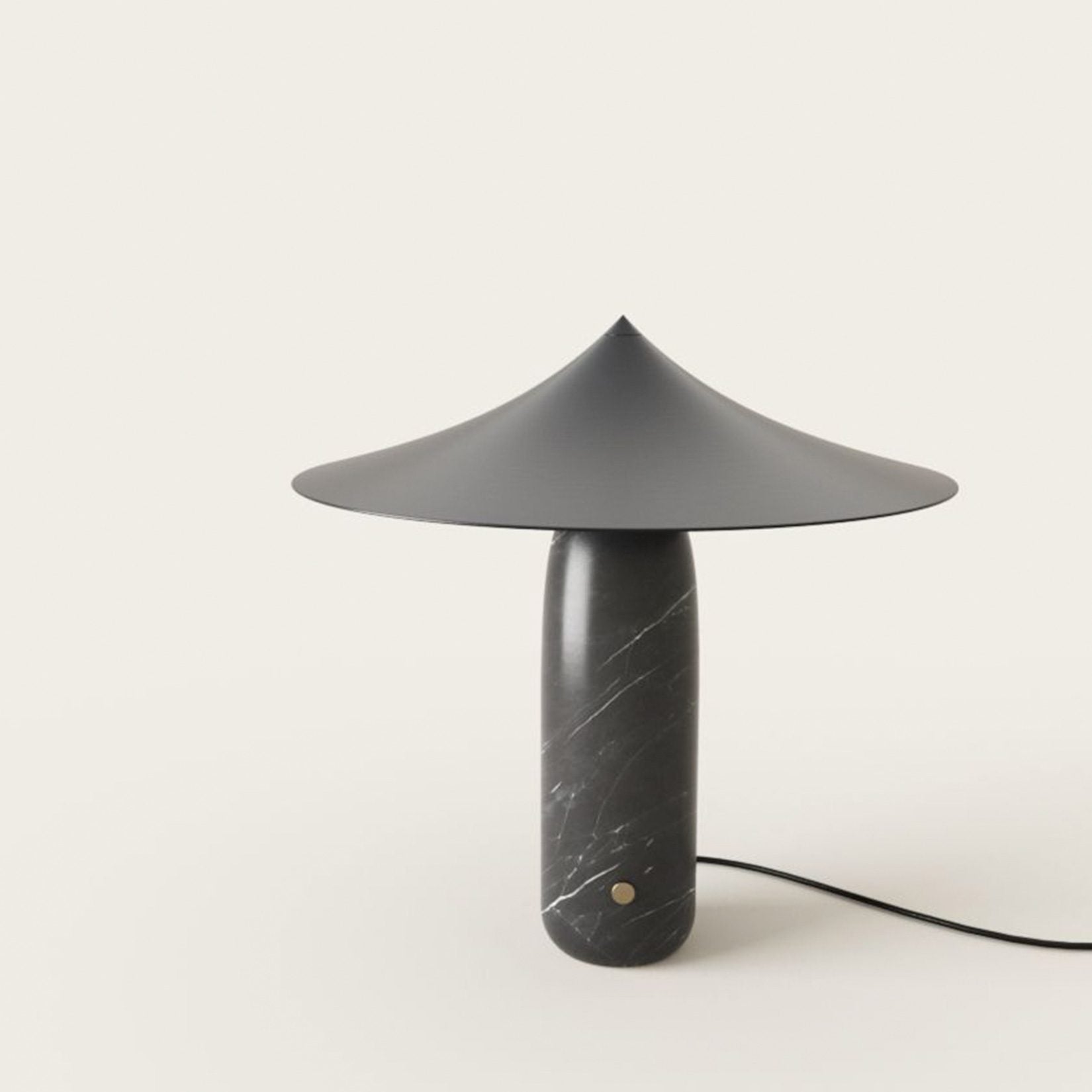 Kine black table lamp